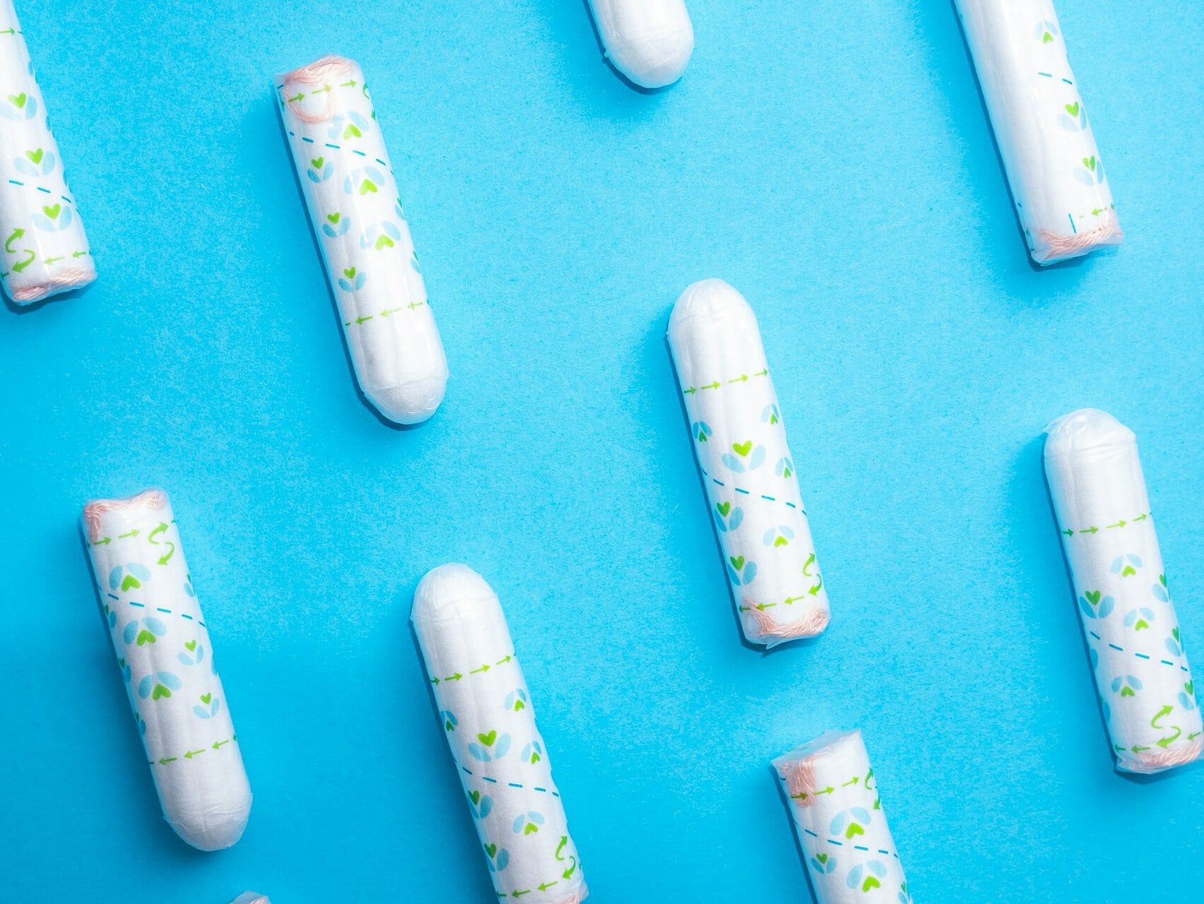 Tampons op een blauwe achtergrond