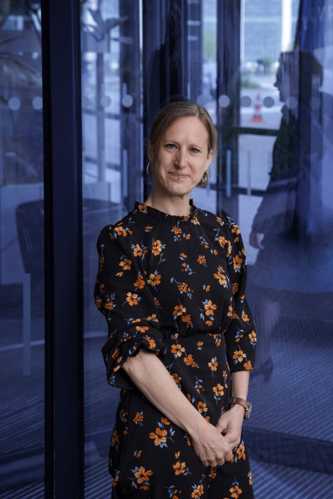 Portretfoto van Felienne Hermans.